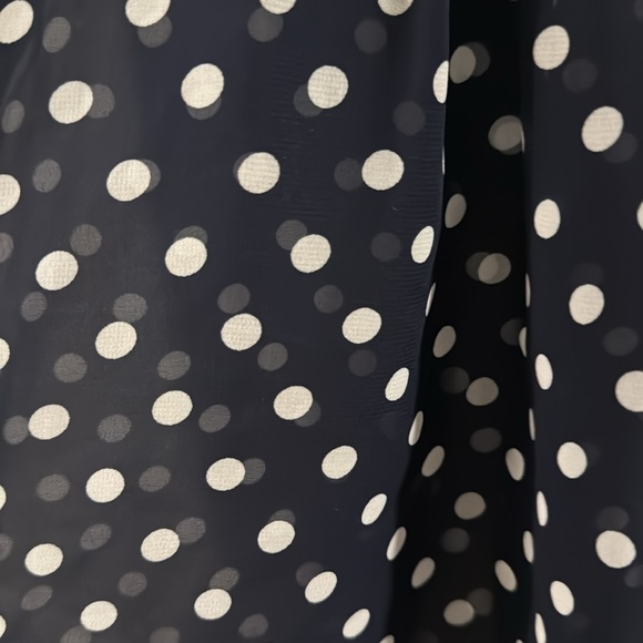 Everly size M sleeveless blouse - Picture 2 of 4